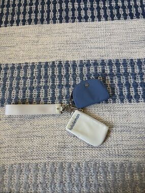 Lululemon Keychain Card Holder Set in Blue and White